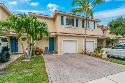 3024 Evergreen Cir, Boynton Beach, FL 33426-8652