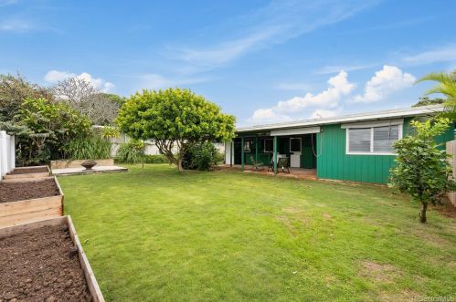 2170 Aamanu St, Pearl City HI  96782-1306 exterior