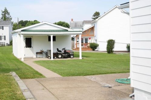 220 10th St, Connellsville PA  15425-2413 exterior