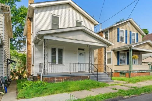 1434 8th Ave, New Brighton, PA 15066-2226