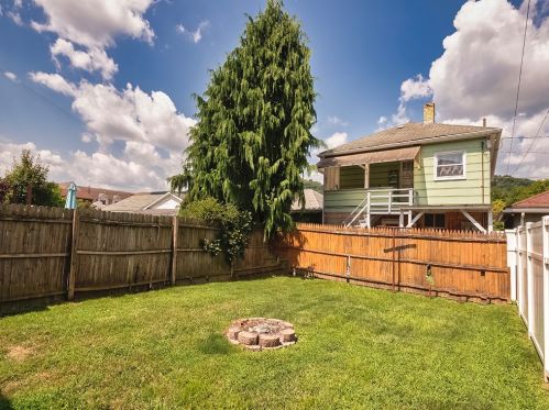 1335 4th Ave, Ford City PA  16226-1345 exterior