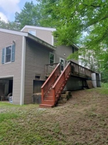 12 Barry Highlands Rd, Danbury NH  03230-4700 exterior
