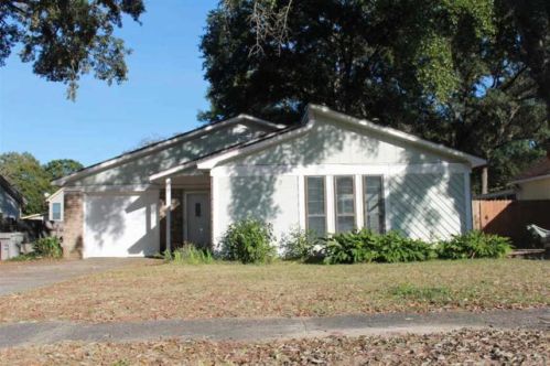 4218 Baywoods Dr, Pensacola, FL 32504-6747