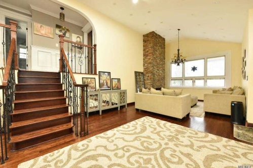 198-24 Romeo Ct, Jamaica, NY 11423-1314