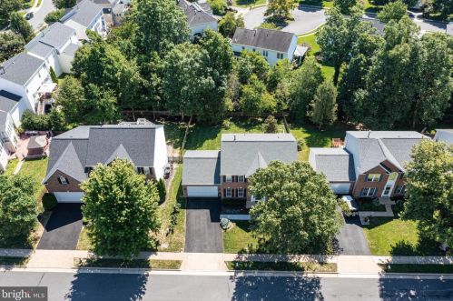 10209 Moss Tower Pl, Bristow, VA 20136-2552