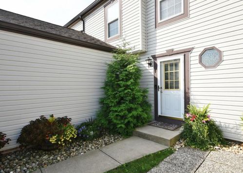 1448 Lexington Dr, Lawrence, PA 15055-1014