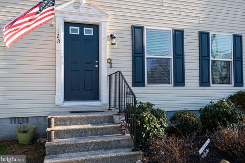 12 Hosier St, Selbyville, DE 19975-9308