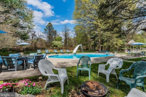 1485 Fairmont Dr, Harrisburg PA  17111 exterior