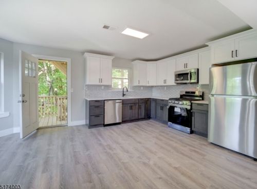 58 Park Ave, East Orange NJ  07017-5245 exterior