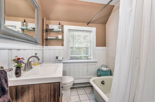 253 Union Ave, Islip Manor NY  11751-4710 exterior