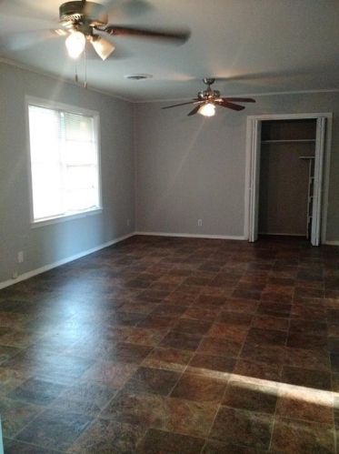 1410 Roberson St, Conroe TX  77301-1865 exterior