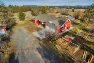 22224 Nelson Rd, Bend, OR 97701-9741