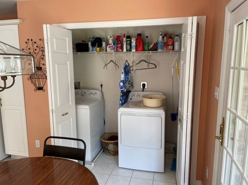 8116 Palomino Dr, Bridgeville PA  15017-1157 exterior