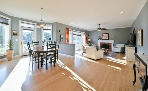 16 Marie Ln, Wallingford CT  06492-1935 exterior