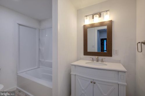 121 Mercy St, Philadelphia PA  19148-2613 exterior