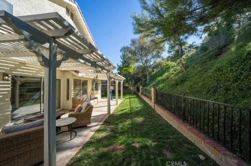22114 Pamplico Dr, Santa Clarita CA  91350-2186 exterior