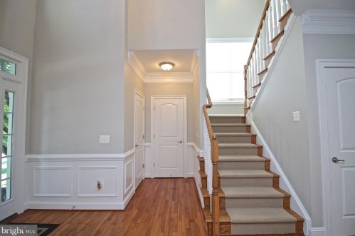 16143 Woodley Hills Rd, Haymarket VA  20169-4941 exterior