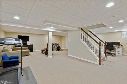 1186 Horseshoe Dr, Blue Bell PA  19422-1948 exterior