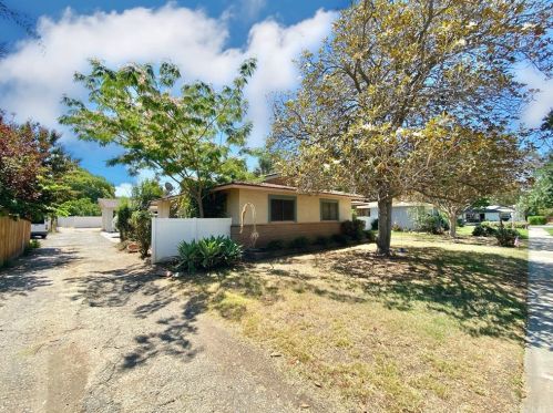 4686 Edgewood Pl, Riverside, CA 92506-1027