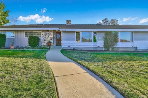 1229 Carmel Dr, Simi Valley CA 93065-4118 exterior