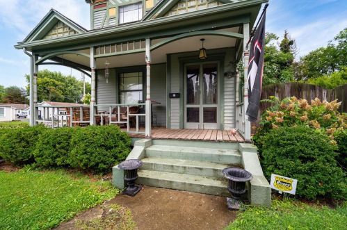 268 South St, Wilmington OH  45177-1696 exterior