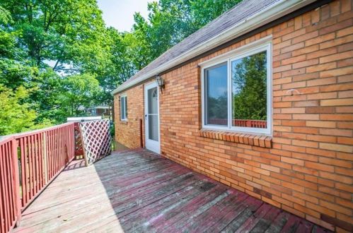 2414 Woodward Ave, Pittsburgh, PA 15226-1552