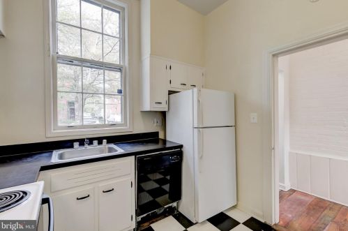 109 7 St, Washington DC  20003-1212 exterior