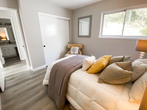 192 Warwick St, Daly City CA  94015-2829 exterior