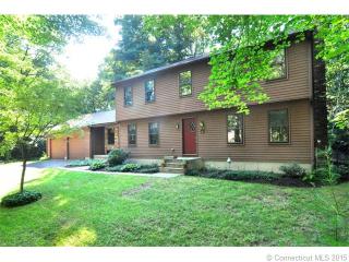 21 Woods Rd, Unionville, CT 06013-1424