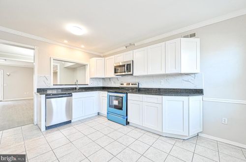 187 Douglas Ct, West Deptford, NJ 08086-2013