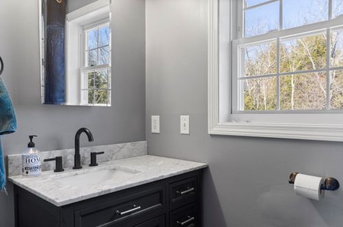 12 Byrne Rd, Northwood NH  03261-3239 exterior