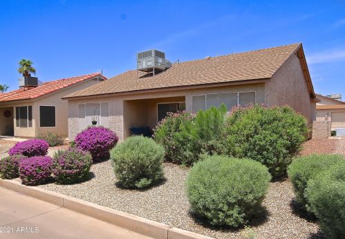 1717 Lindrick Dr, Chandler AZ 85249-5033 exterior