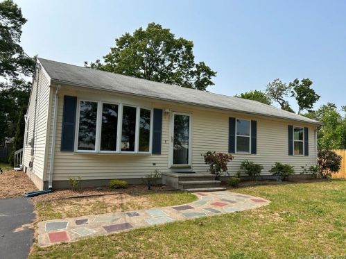 14 Grasso Ave, North Haven, CT 06473-3206