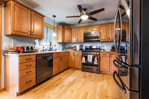1610 Cliffview Dr, Holmen WI  54636-9649 exterior