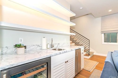420 31st St, Manhattan Beach CA  90266-3975 exterior