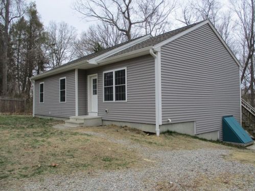 7 Killeen Rd, Uncasville, CT 06382-2505