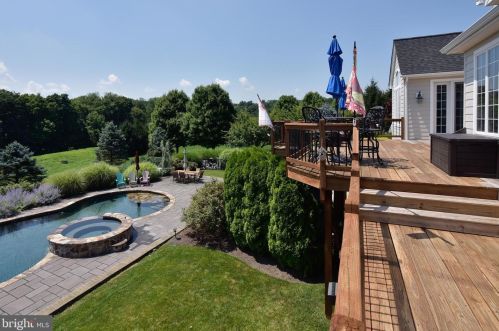 116 Osborne Cir, Kennett Sq PA  19348-1910 exterior
