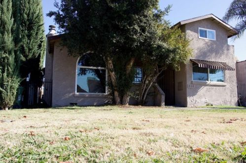 808 Essey Ave, Compton, CA 90221-2313