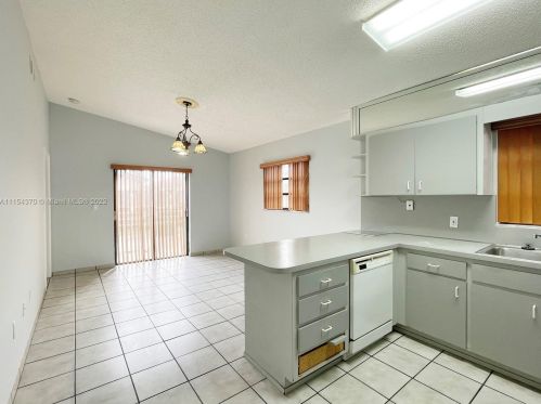 2666 72nd St, Hialeah FL  33016-5419 exterior