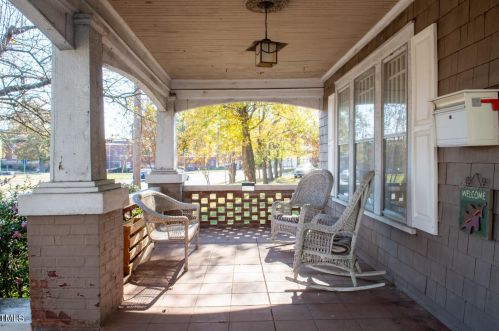 307 Fisher St, Burlington, NC 27215-2425