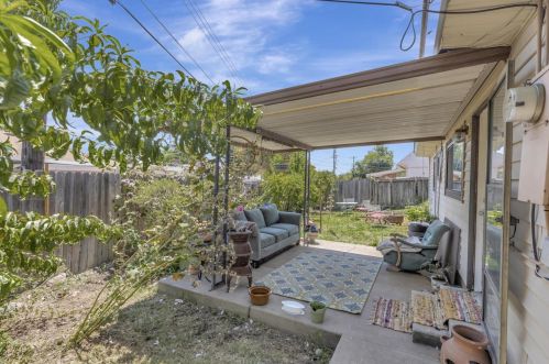 5716 Georgia Dr, North Highlands CA  95660-4725 exterior