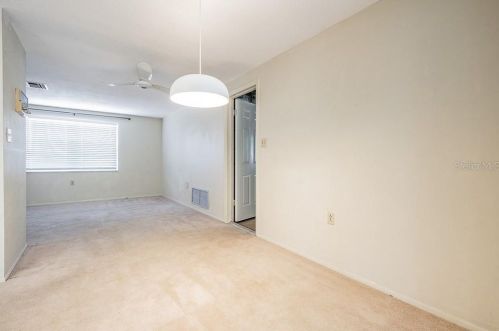 3249 Holiday Lake Dr, Tarpon Springs FL  34691-5013 exterior