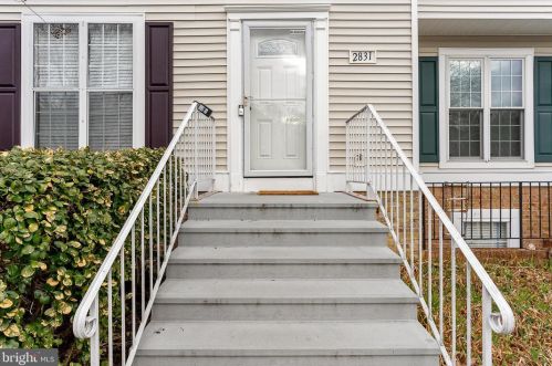 2831 Madeira Ct, Woodbridge, VA 22192-1935