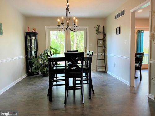 381 Lake St, Ephrata PA  17522-2456 exterior