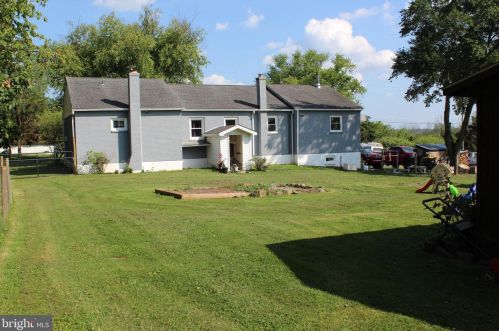 3829 Church Rd, Perkiomenville, PA 18074-9533