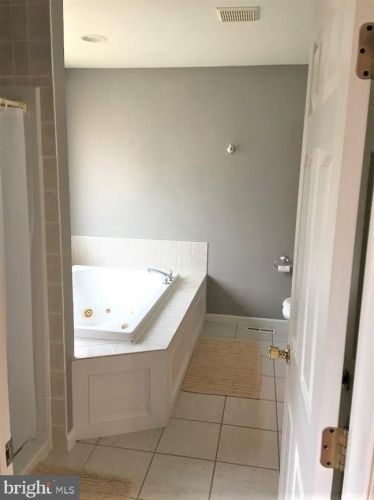 6641 Mine Dr, Macungie PA  18062-8713 exterior