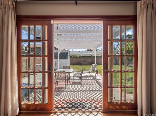 25206 Doria Ave, Lomita CA  90717-1720 exterior