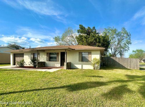 2442 Dianne Dr, Cocoa, FL 32926-5304