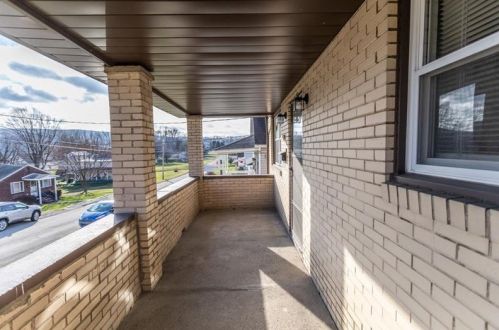 106 11th St, Connellsville PA  15425-2415 exterior