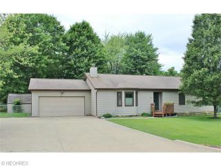 498 Westwood Ave, Brunswick, OH 44212-1812
